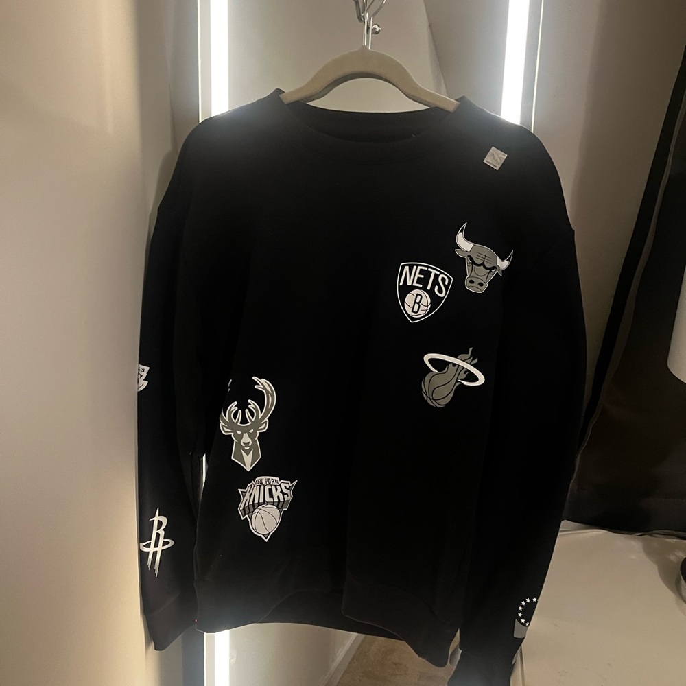Hollister Black Graphic Unisex Sweater